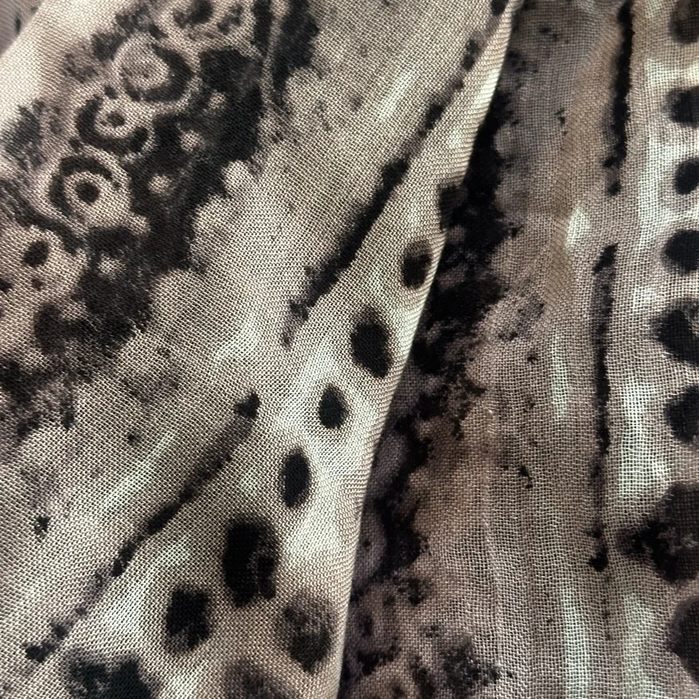 NWOT‎ boho gray and white scarf/wrap lightweight cozy soft